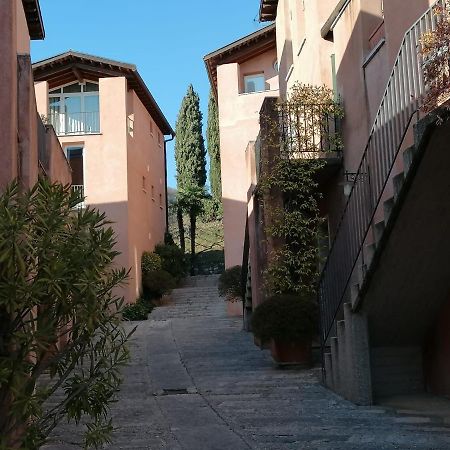 Appartamento In Villa Sul Garda Castion Veronese Exteriör bild
