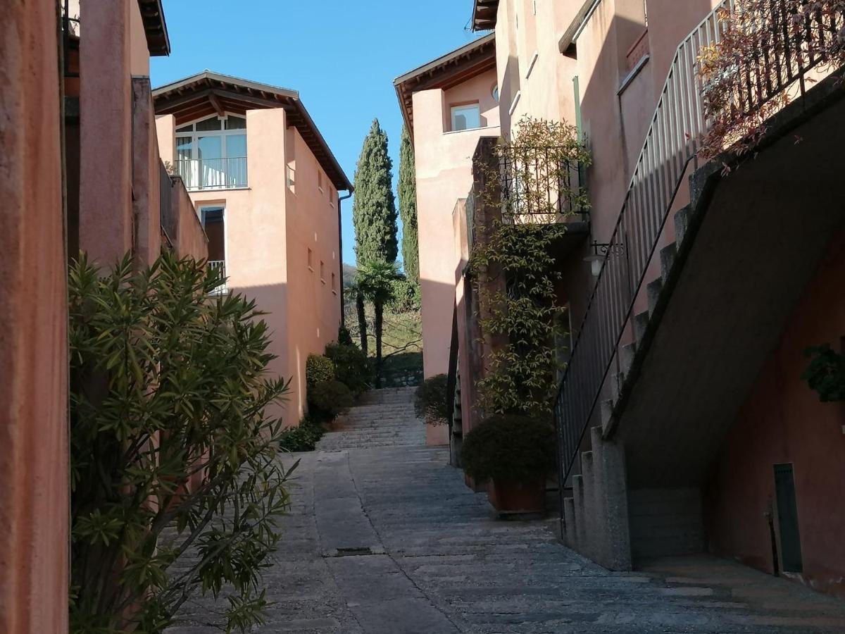 Appartamento In Villa Sul Garda Castion Veronese Exteriör bild